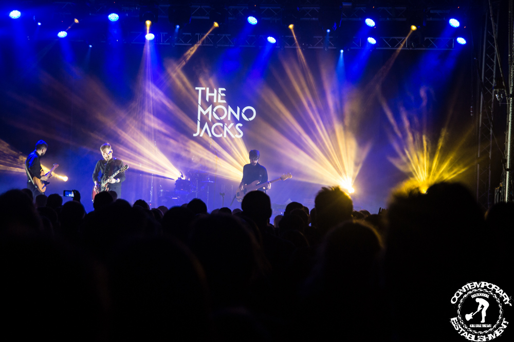 The Mono Jacks a lansat single-ul "Gloria"