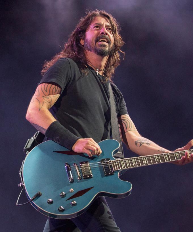 Dave Grohl va împărtăşi "câteva momente ridicole" din viaţa sa