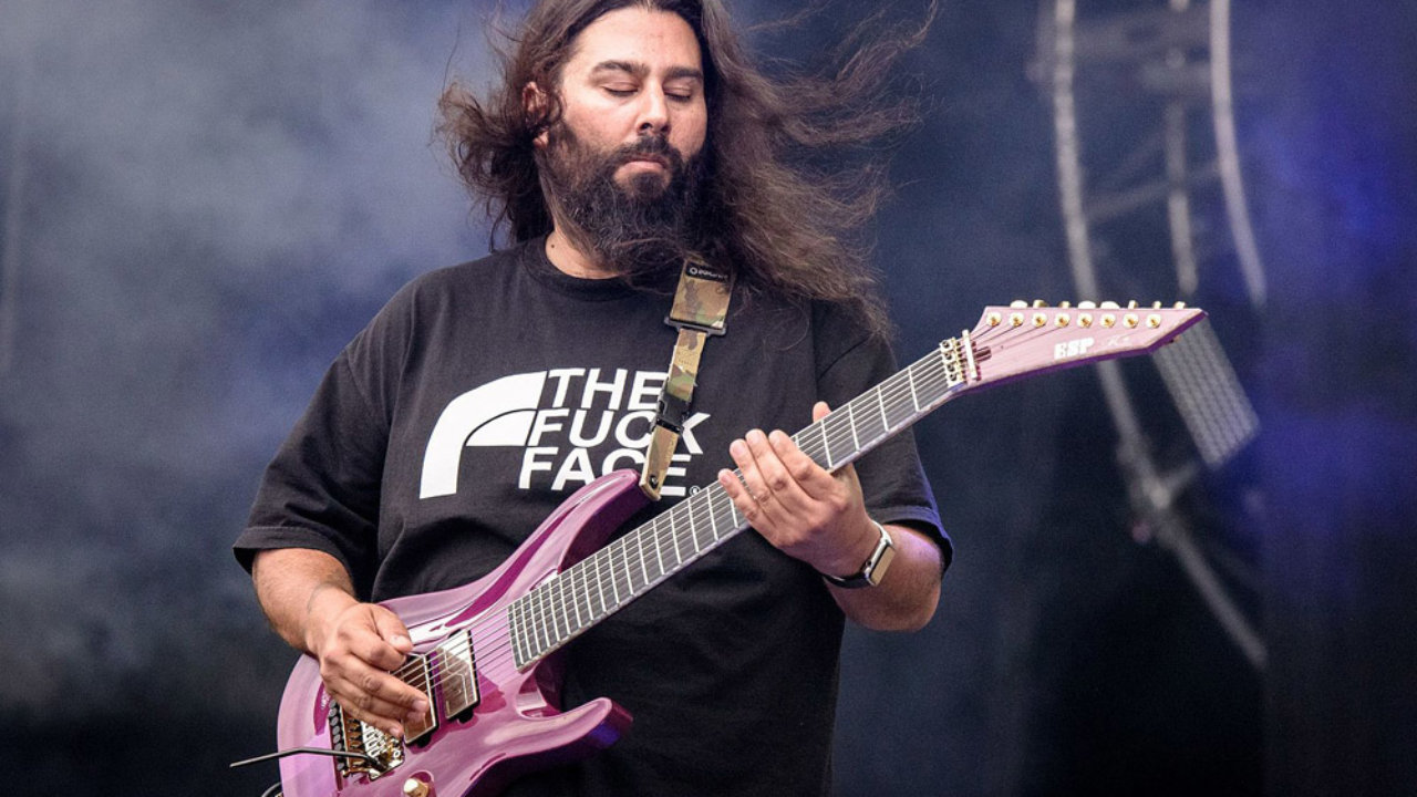 Stephen Carpenter dă explicaţii în legătura cu părerile sale despre teoriile "flat earth" şi multe altele