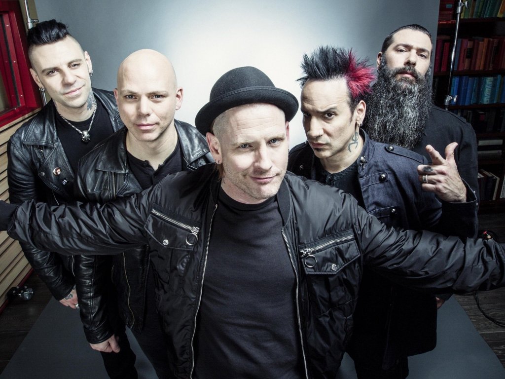 Corey Taylor a declarat încă o dată că trupa STONE SOUR este în "hiatus nedefinit"