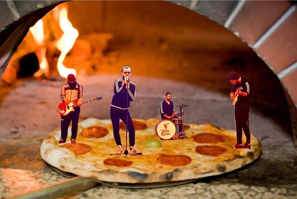 Trupa Tourette Roulette a lansat piesa COMMANDO PIZZA