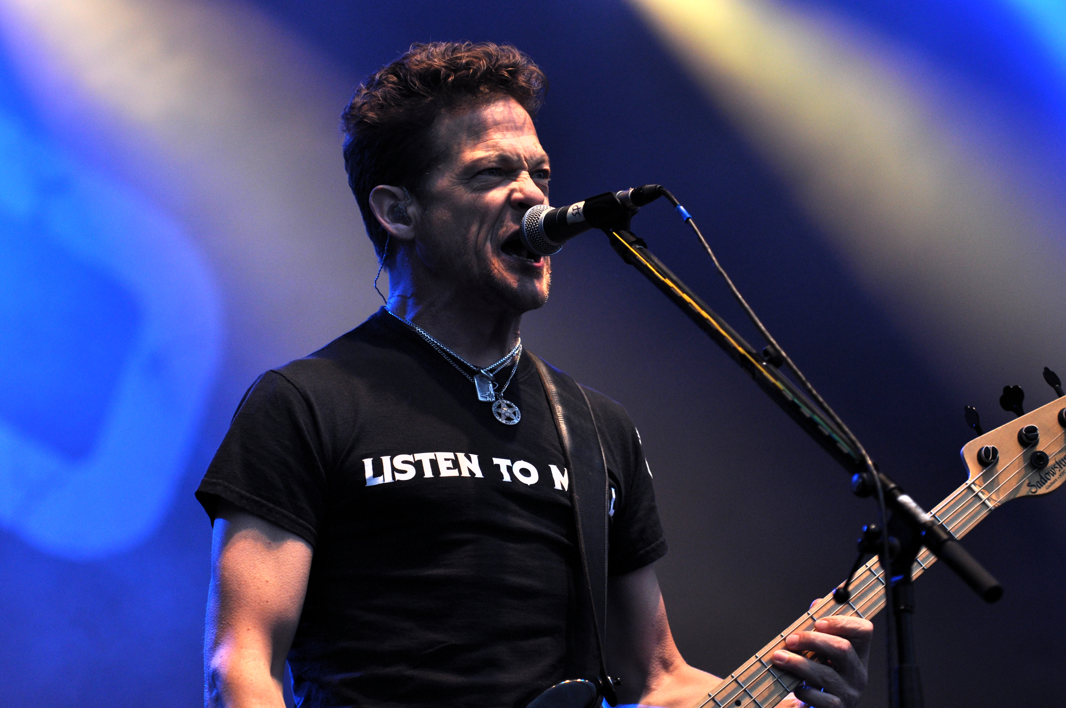 Jason Newsted Ex-Metallica a Distribuit un Video cu un Cover după Neil Young - 'Rockin' In The Free World'
