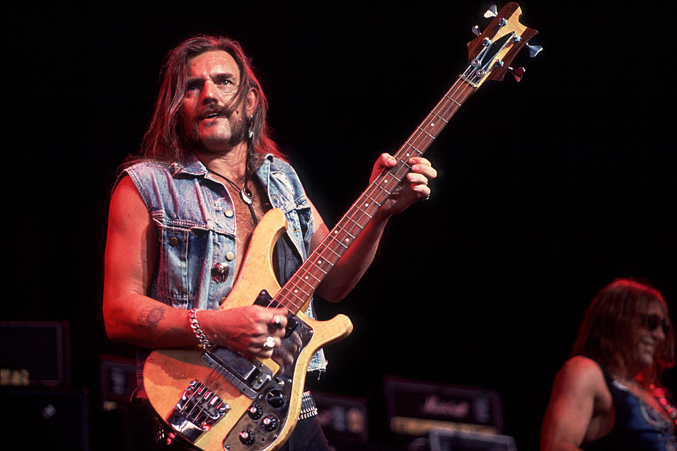 Vezi fotografii cu Lemmy Kilmister de-a lungul anilor