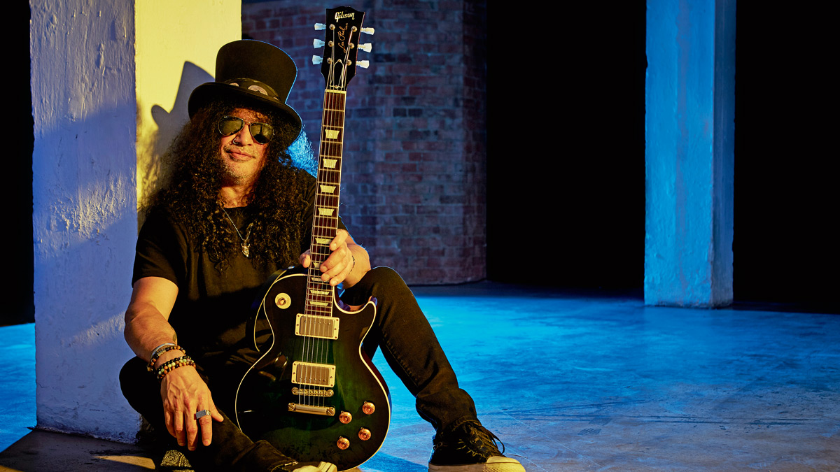 Slash anunţă noua serie ediţie limitată de corzi Slinky de la ERNIE BALL