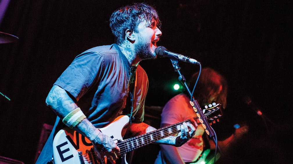 Frank Iero And The Future Violents lansează o nouă piesă heavy, Sewerwolf