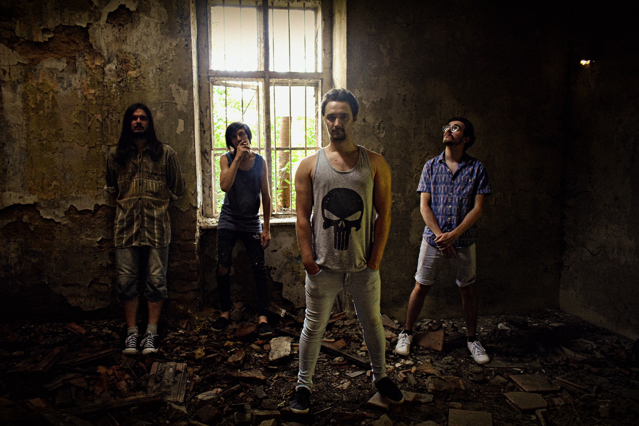 Oradenii de la Reverse The Moment au lansat single-ul "Overthrow". Acestia au postat clipul pe retelele de socializare insotit de urmatorul mesaj: