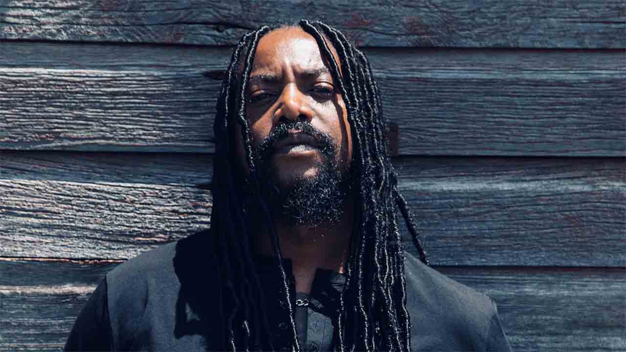 LAJON WITHERSPOON de la SEVENDUST a lansat un cover după piesa 'Chainsmoking' de JACOB BANKS