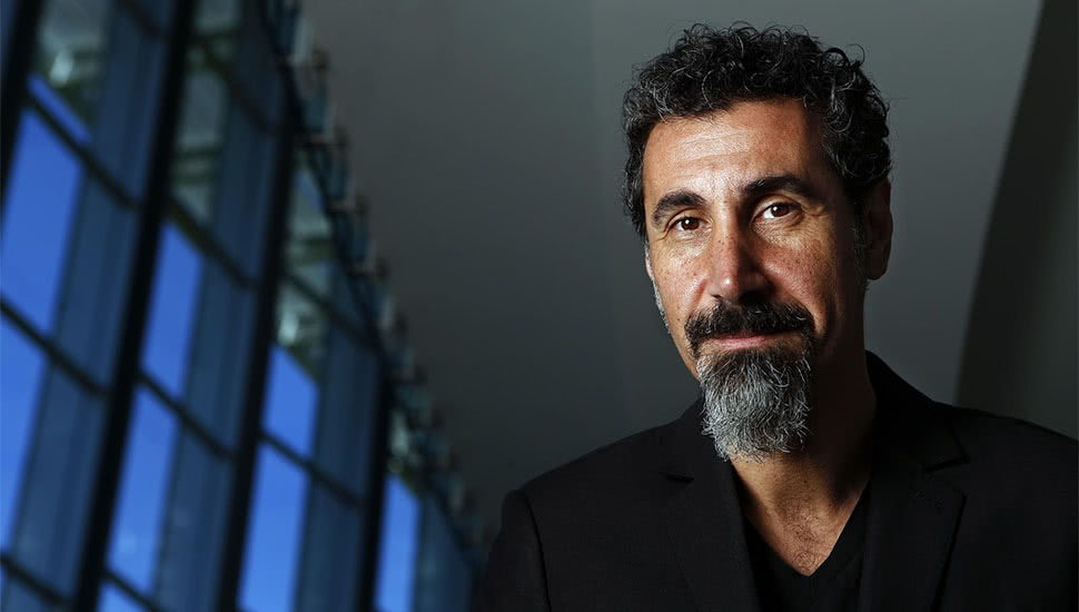 SerJ Tankian de la System Of A Down va lansa cinci noi piese