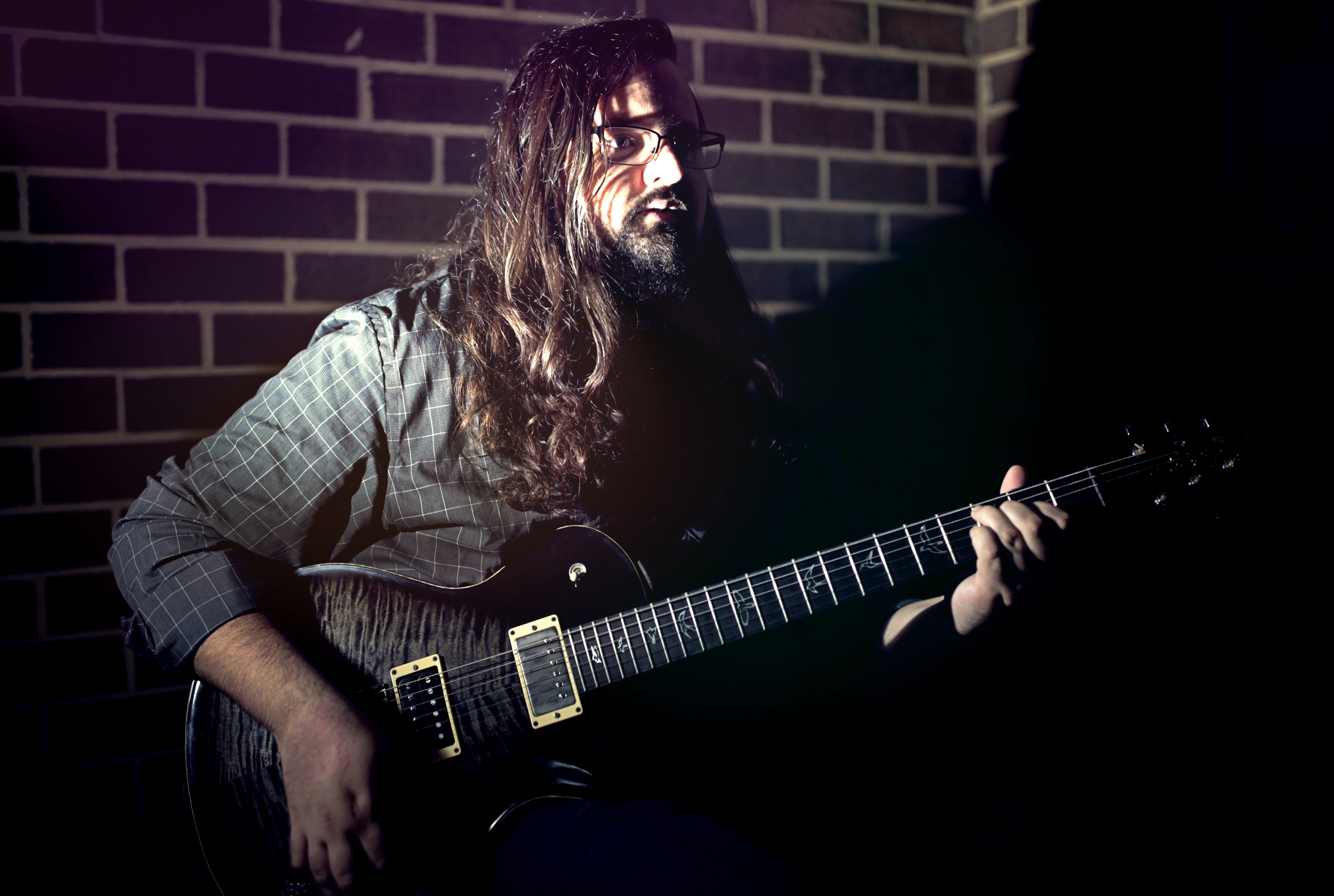 Aaron Holt Shares Lyric Video “Set Free Your Sorrow” Off Forthcoming Album “In The Palace”
