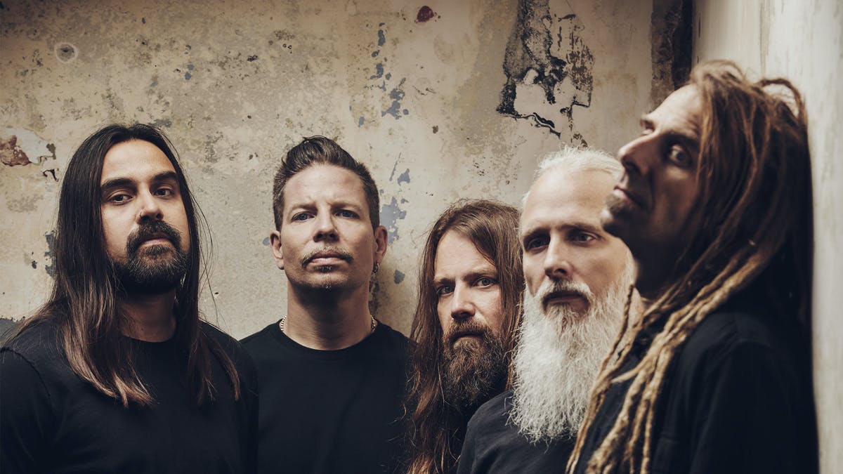 Trupa Lamb Of God a lansat clipul pentru piesa "Ghost Shaped People" si poate fi vizxionat mai jos.