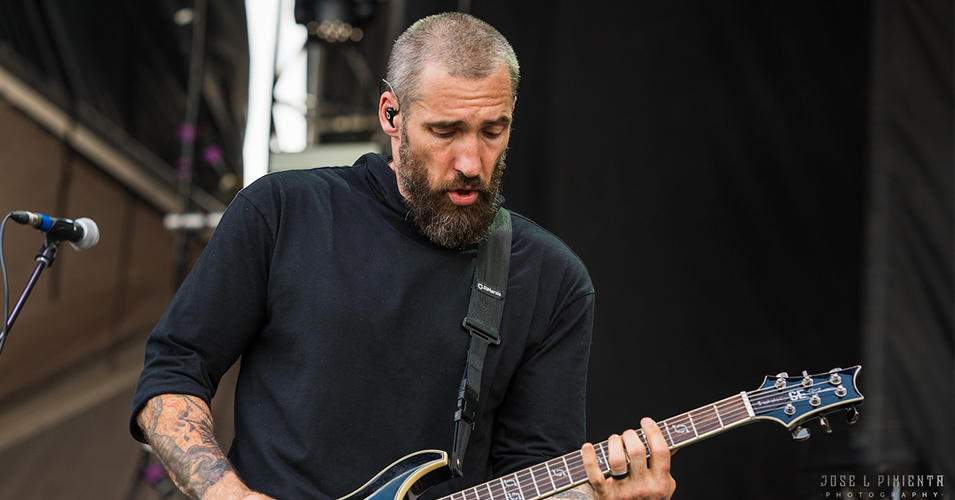 CLINT LOWERY de la SEVENDUST a lansat clipul pentru piesa 'Silver Lining'
