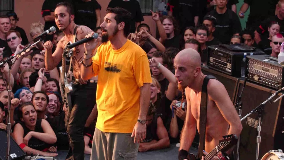 Chop Suey de la System of a Down votata cea mai tare piesă a secolului XXI