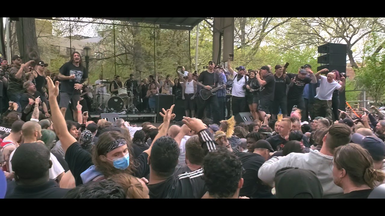 Trupa MEDBALL a fost headliner într-un imens concert în aer liber îin New York