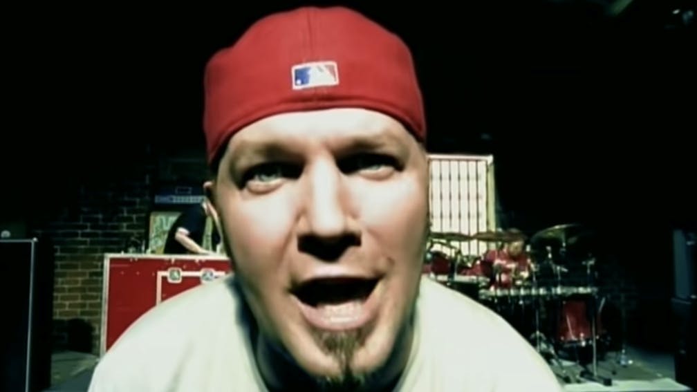 Asculta versiunea Broadway de la piesa Break Stuff de la Limp Bizkit