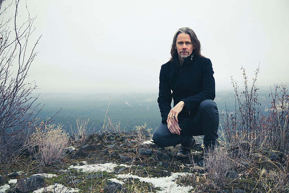 Myles Kennedy a lansat balada "Love Rain Down"