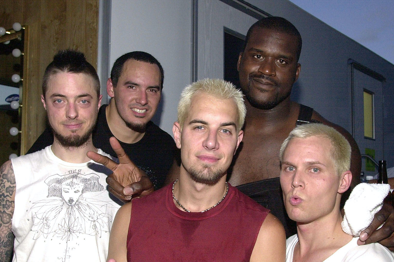 Atunci când Shaquille O’Neal s-a alăturat celor de la 311 pe scenă și s-a ales cu buza spartă