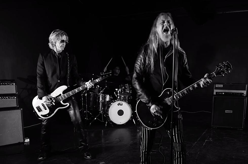 Jerry Cantrell a lansat videoclipul pentru piesa Atone feat. Duff McKagan și Greg Puciato