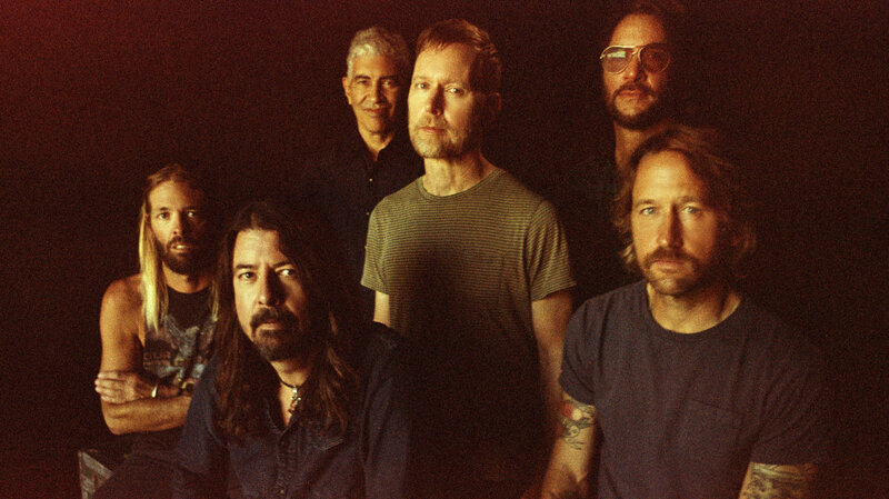 Foo Fighters a lansat videoclipul pentru coverul Bee Gees 'You Should Be Dancing'