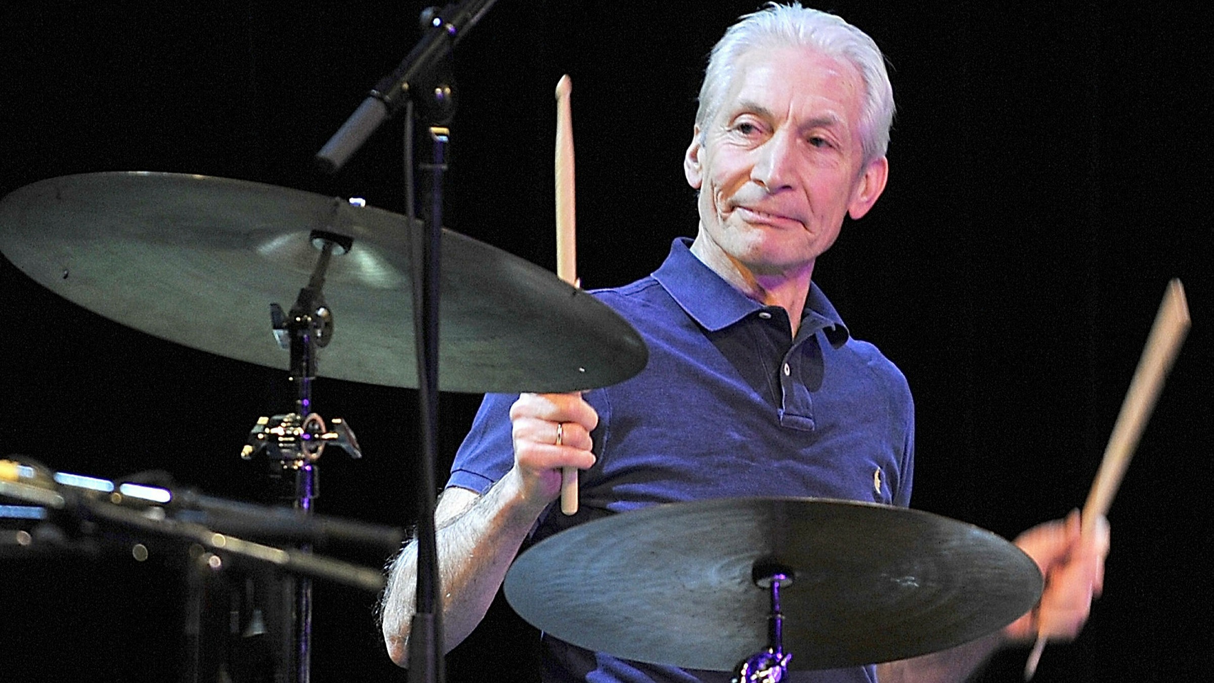 Industria muzicală reacționează la moartea toboșarului Rolling Stones, Charlie Watts