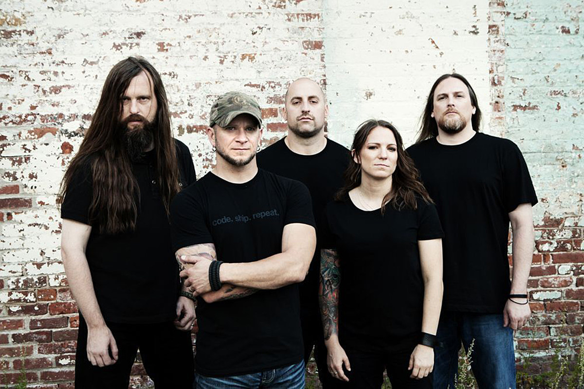 Trupa ALL THAT REMAINS se desparte de basistul Aaron "Bubble" Patrick
