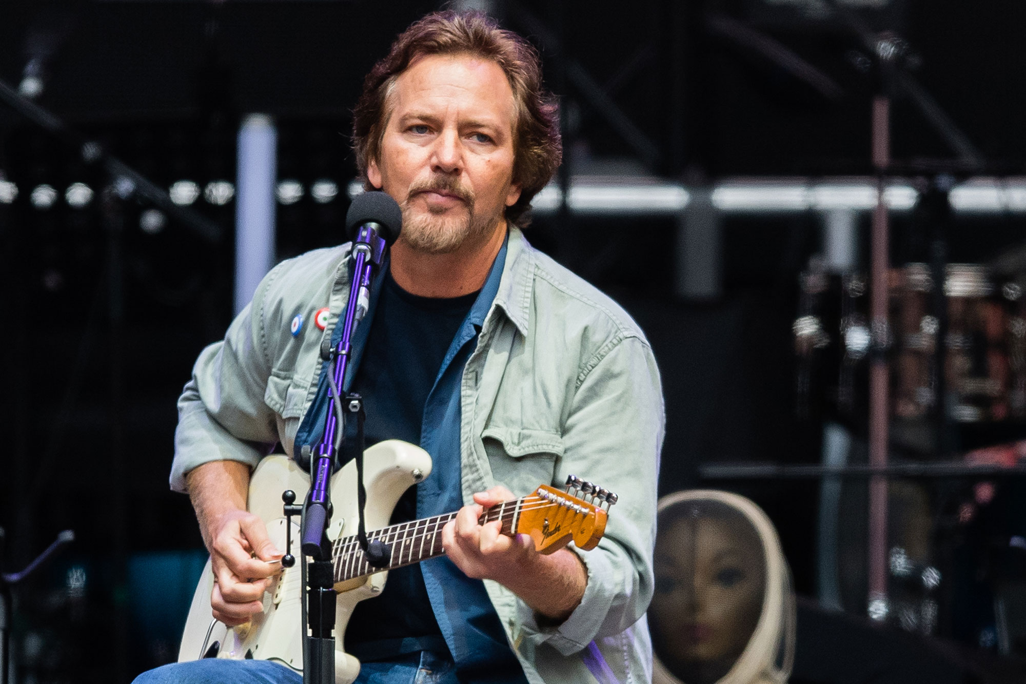 Eddie Vedder a lansat piesa 'Long Way' și anunță albumul 'Earthling'