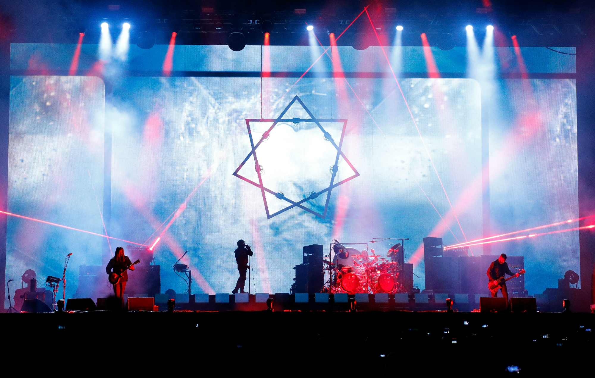 Atunci când Serj Tankian s-a alăturat trupei Tool pentru o inepretare extraordinară a piesei "Sober în anul 2007"