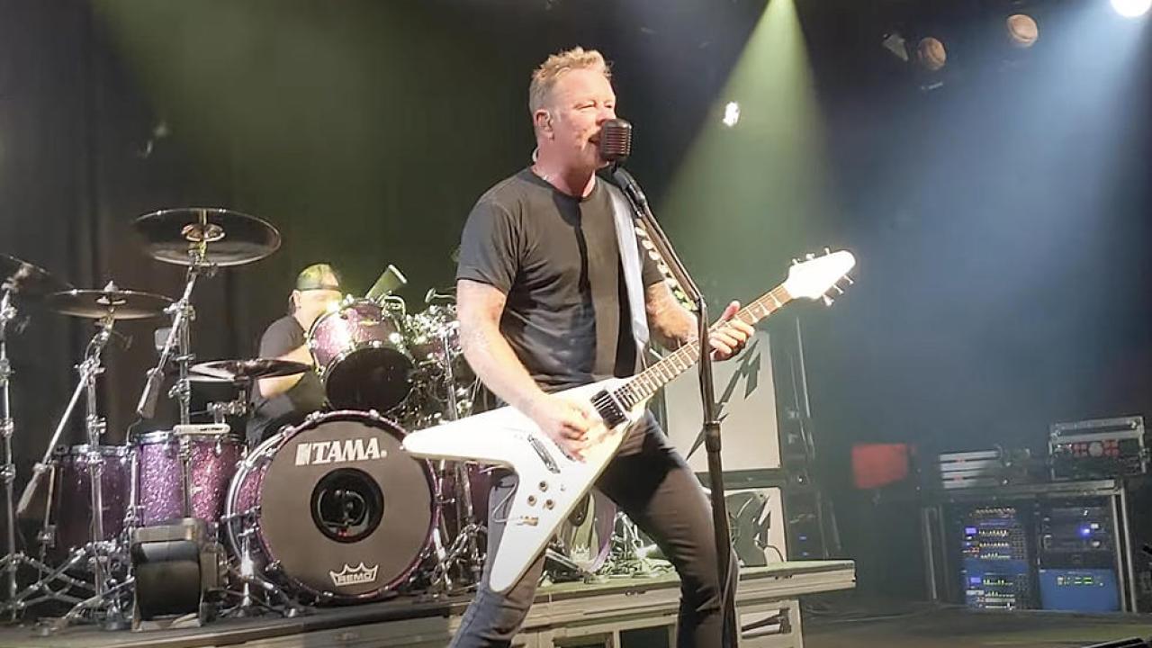Vezi piesa "Seek & Destroy", de Metallica interpretată în cadrul unui concert surpriză