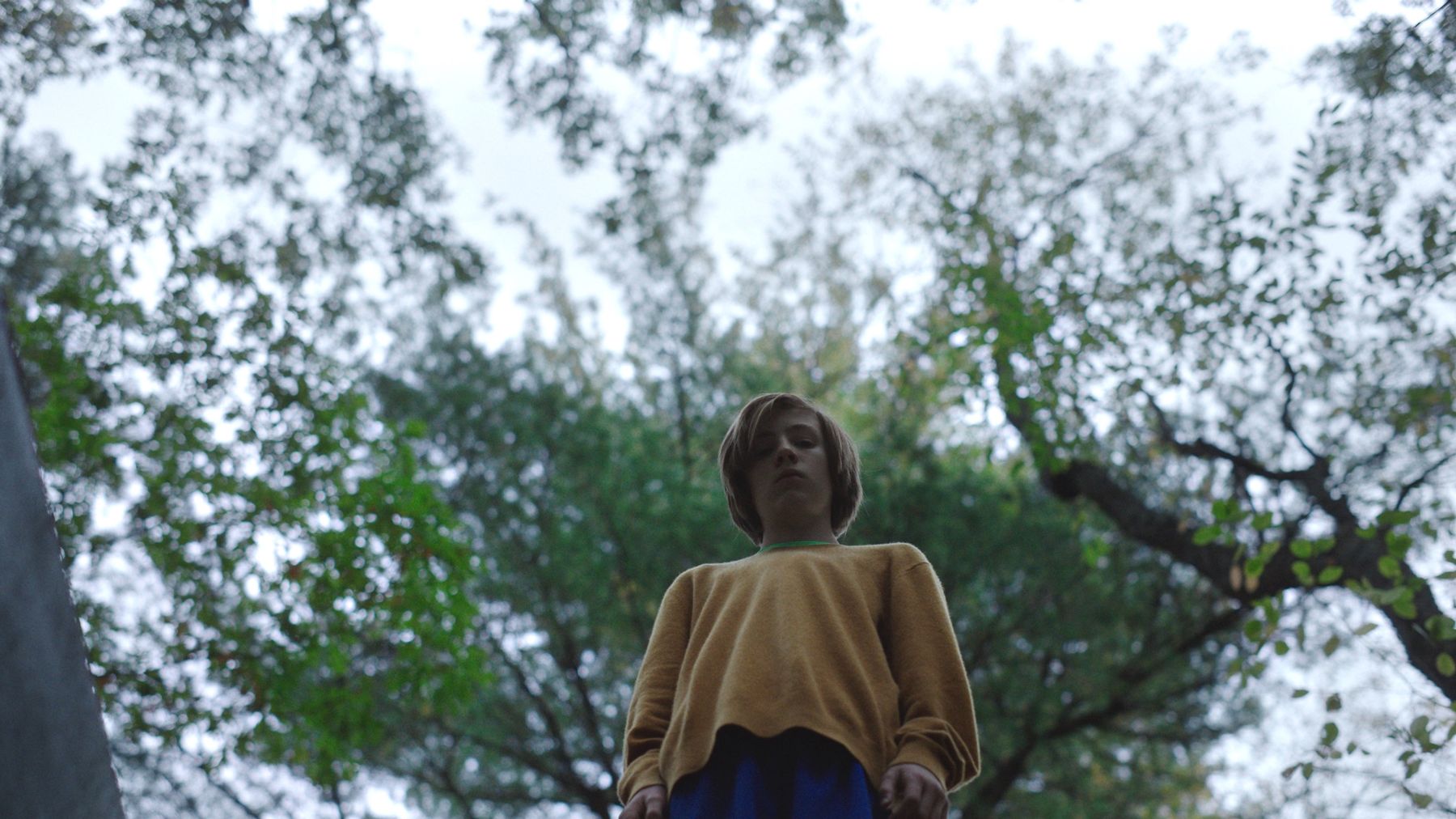 A fost lansat un nou clip din mult așteptatul thriller John And The Hole