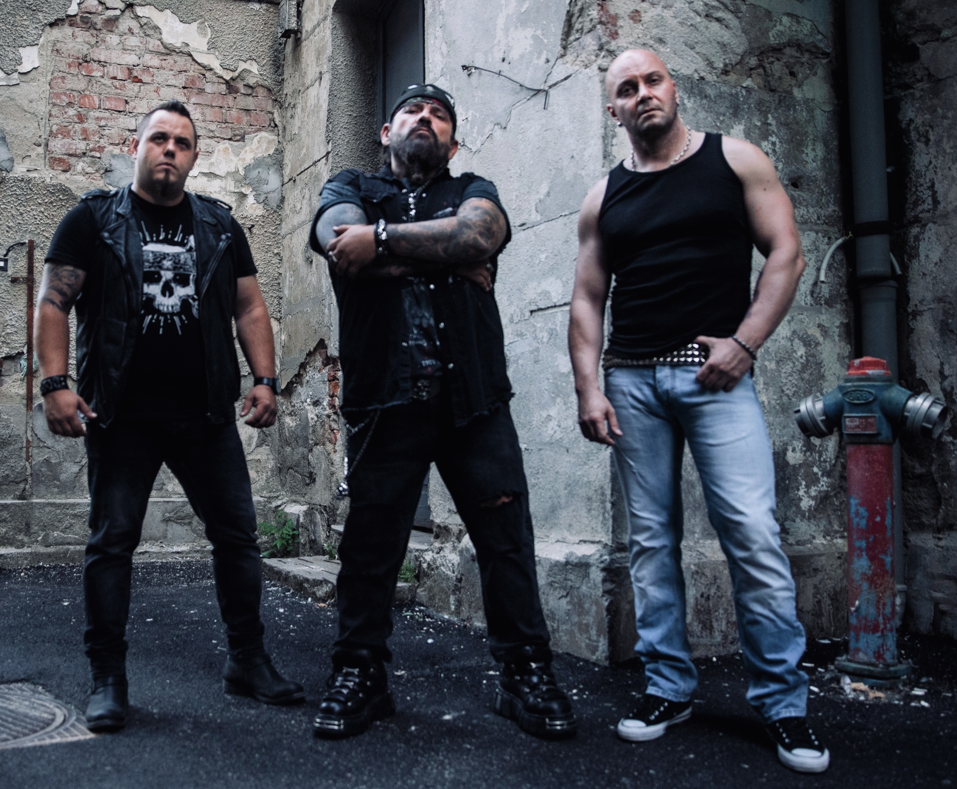 MANIC SINNERS au lansat primul single, “Down In Flames“