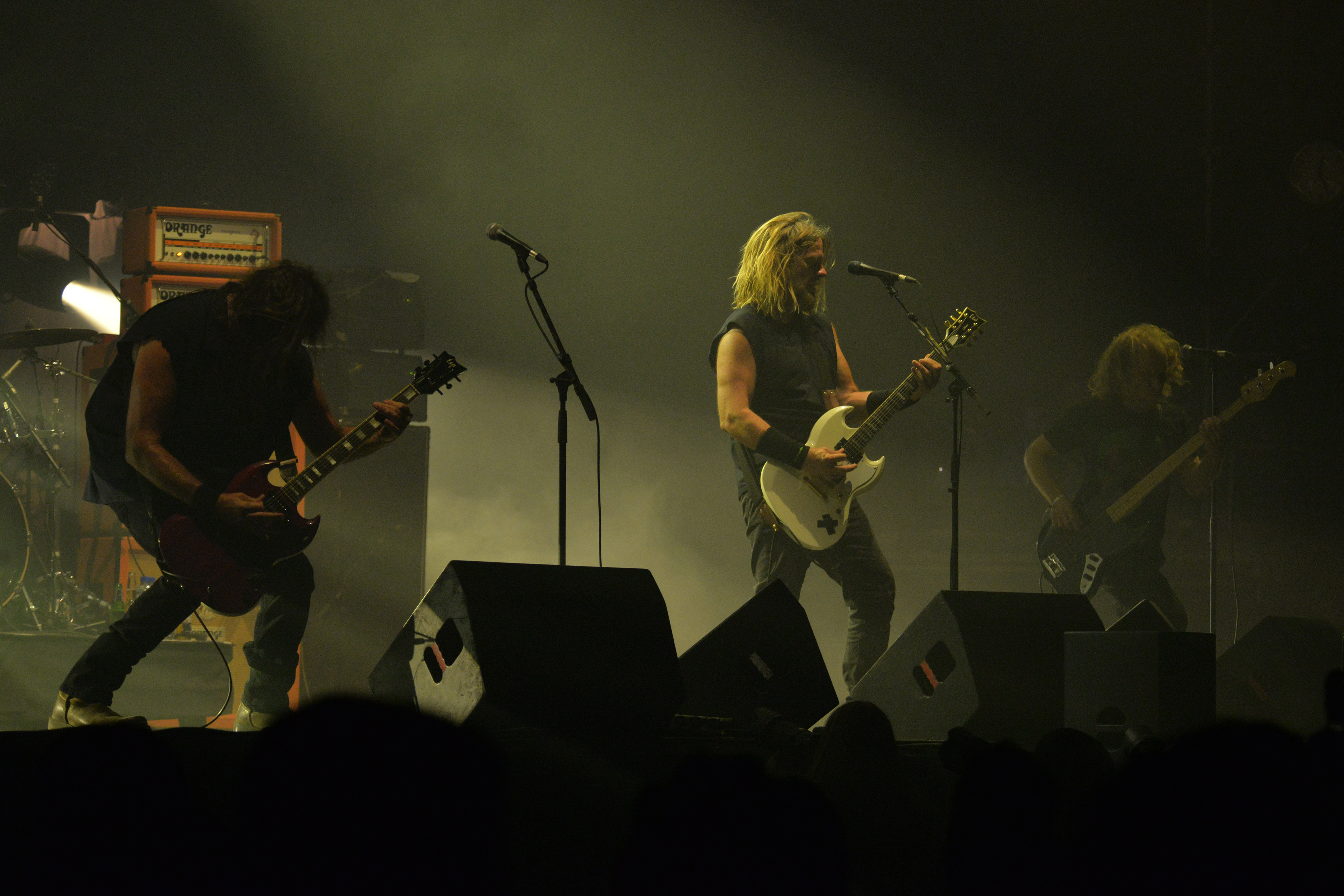 Vezi clipul live în care James Hetfield de la Metallica urcă pe scenă alături de Corrosion of Conformity în 2016