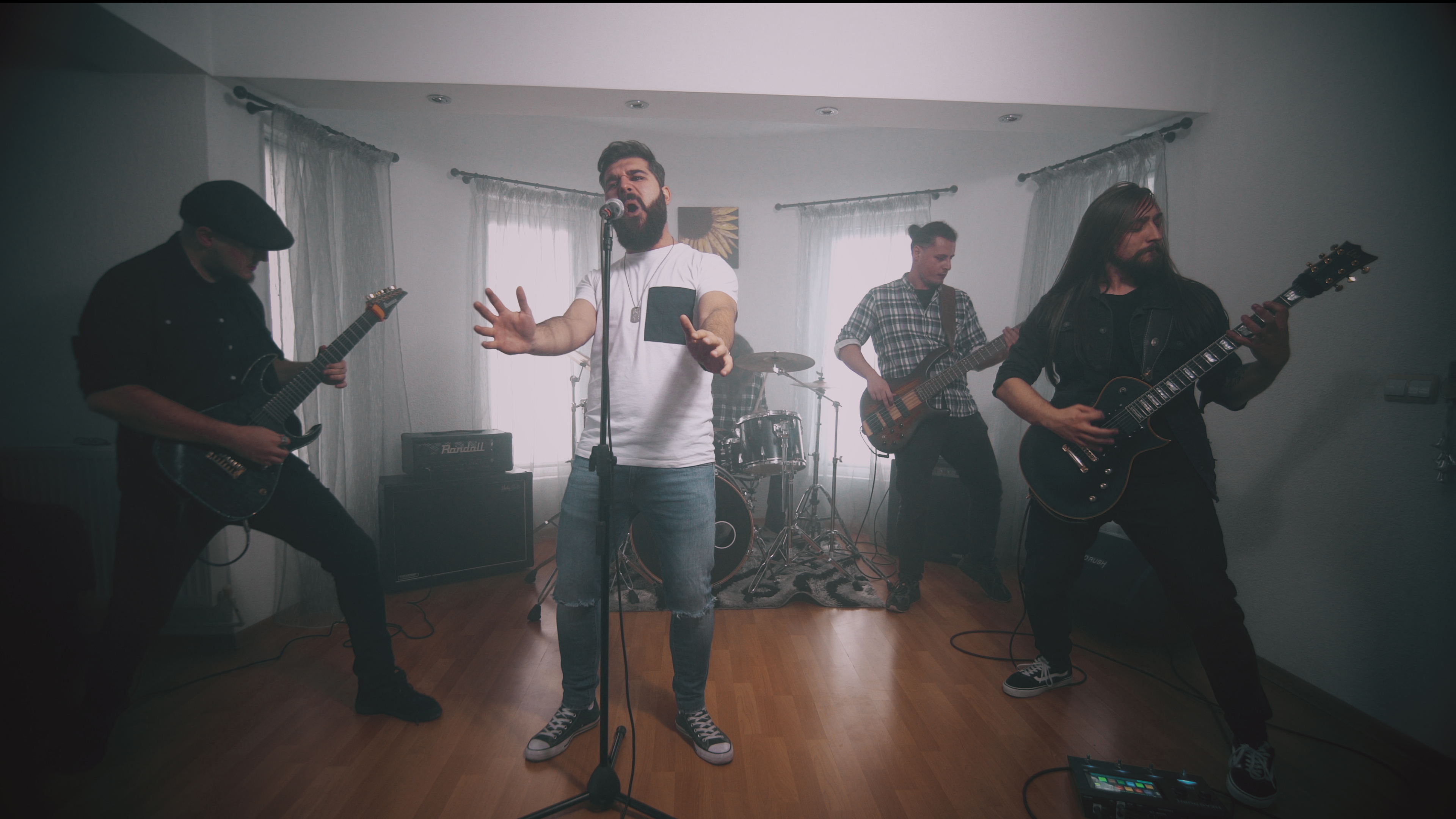 Nightmarion a lansat single-ul „Terapie”, însoțit de videoclip