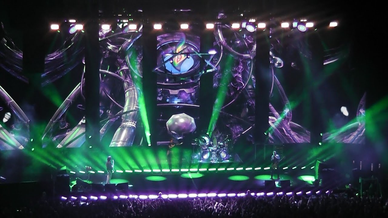 Vezi trupa Tool intepretând pentru piema oară piesa „Culling Voices” Live - Contemporary-establishment