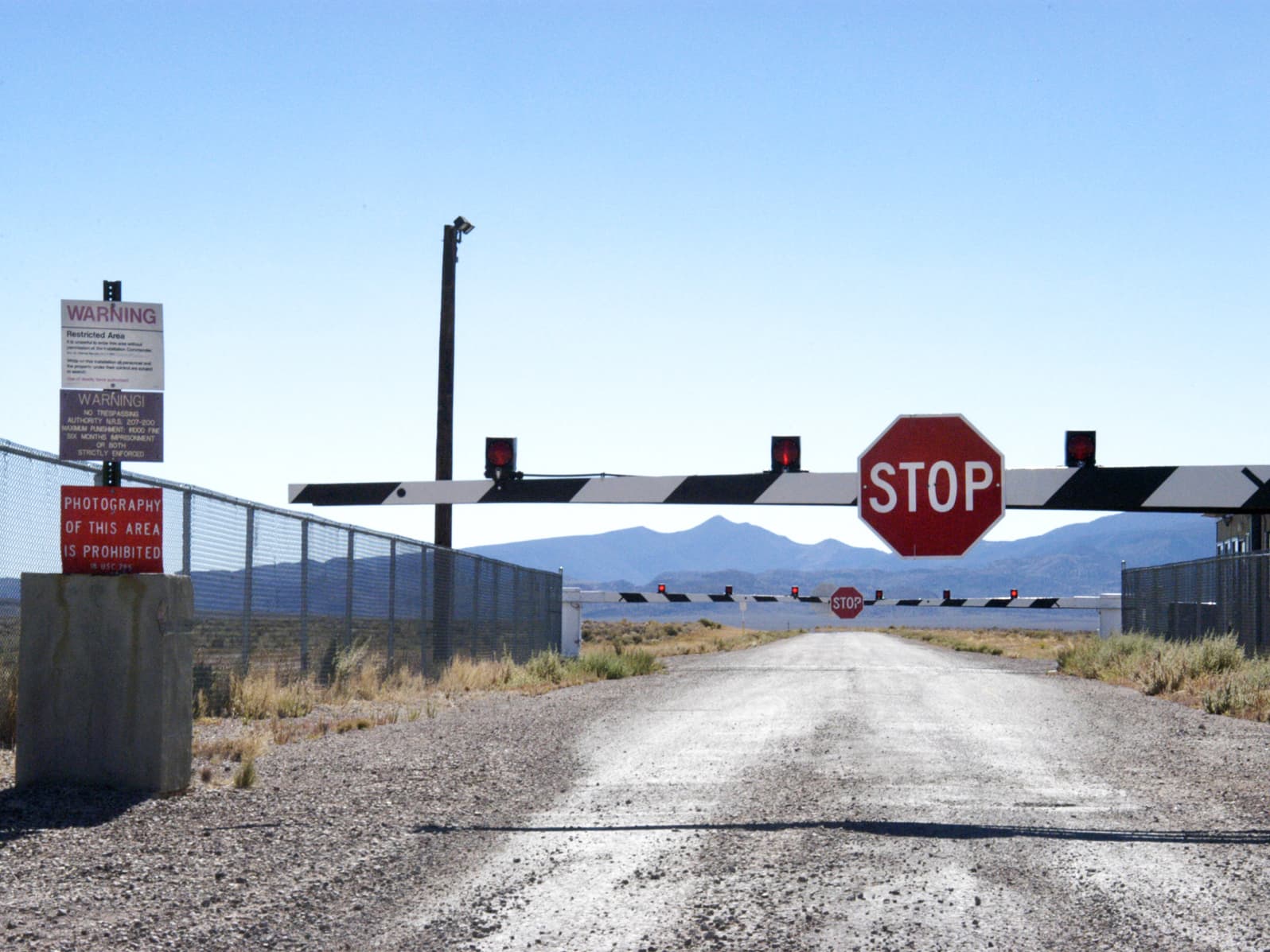 13 Lucruri Înspăimântătoare despre AREA 51 - Contemporary-Establishment