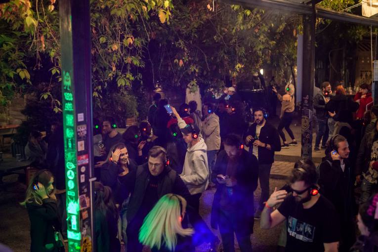 Evenimentul caritabil Munteanu Fest 7 a strâns 15.000 lei pentru campania «Grădinița Bună» a celor de la Asociația Casa Bună, iar platforma iaBilet a oferit încă 1000 de euro