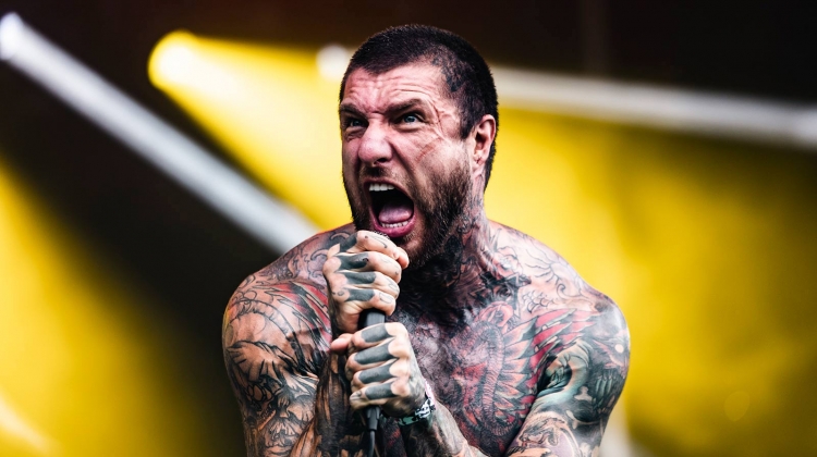 Ascultă Noua Piesă Solo A Vocalistului ALEX TERRIBLE De La SLAUGHTER TO PREVAIL - Contemporary-Establishment