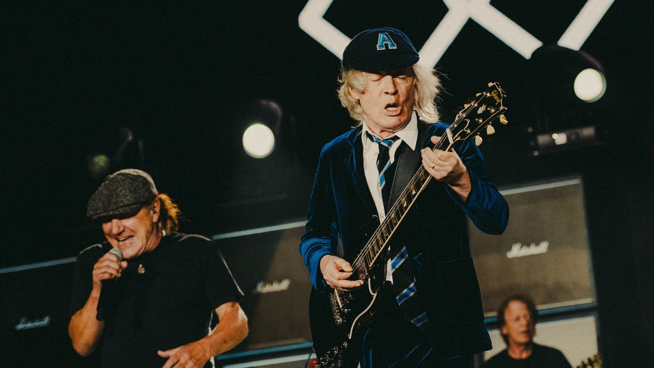 AC/DC anunță primul turneu în 8 ani și angajează basistul Jane's Addiction - Contemporary-Establishment