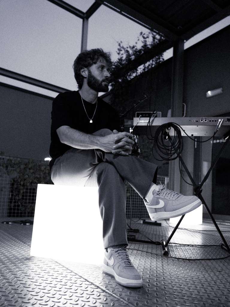 BERLIN DIVISION a lansat „Highs & Lows”, un single video ca un murmur calm peste haosul orașului
