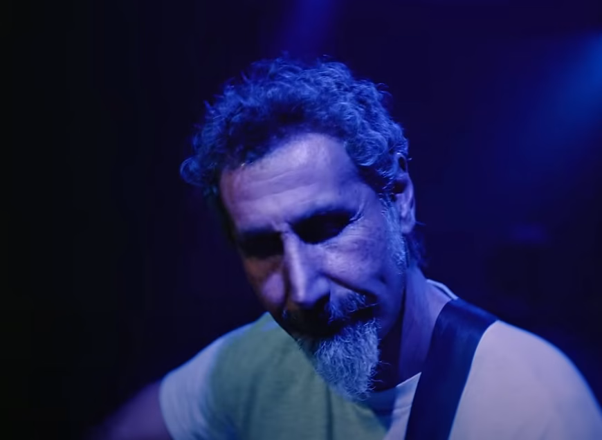 Serj Tankian – O Nouă Baladă Greu de Ignorat: „Cartoon Buyer” - ZaTurk