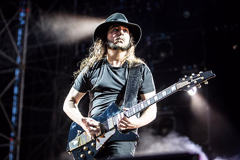 Daron Malakian and Scars on Broadway Dezvăluie „Shotgun”: O Piesă Explozivă Încărcată cu Energie Brută - ZaTurk
