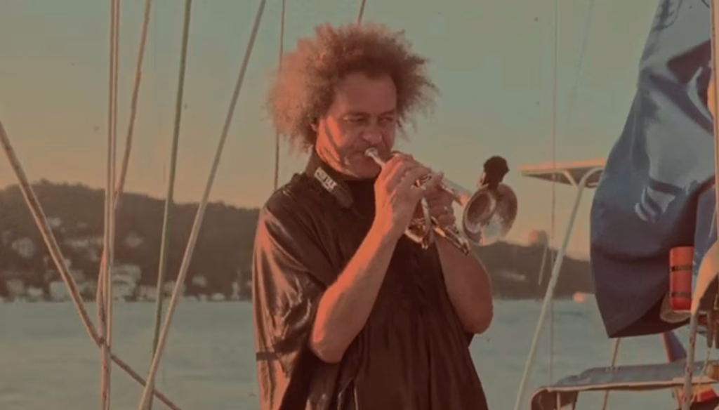 Petre Ionuțescu a lansat „Floating on the Bosphorus”, o călătorie care adie în valuri de emoție peste țărmurile simțirii