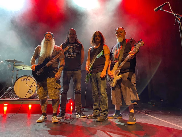 Sun Dont Shine lovește puternic cu „The Promise Song” – un nou capitol pentru supergrupul cu membri Crowbar și Type O Negative - ZaTurk