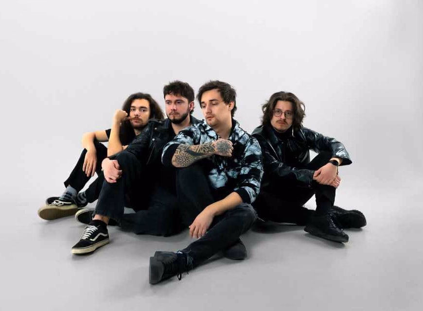 Reverse the Moment lansează single-ul „For All the Nights We Spent” – o piesă emo pop punk ce va apărea pe viitorul album „Hell Is a Familiar Place” - ZaTurk